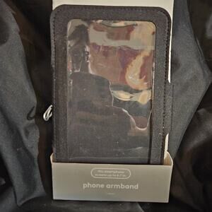 Phone Armband Fits Smartphone Screens up to 6.7 in.